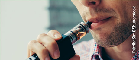  E-Zigaretten enthalten zwar weniger Giftstoffe als konventionelle Zigaretten. Gesund sind sie deswegen aber noch lange nicht.